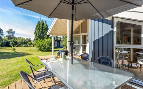Ensio - 800M from the Sea: Hout, Huis, Veranda, Dek, Hardwood, Dak, Beits, Houten Vloer, Eco Hotel