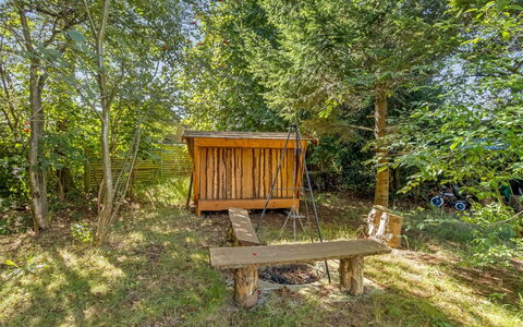 Ensio - 800M from the Sea: Hout, Huis, Veranda, Dek, Hardwood, Dak, Beits, Houten Vloer, Eco Hotel