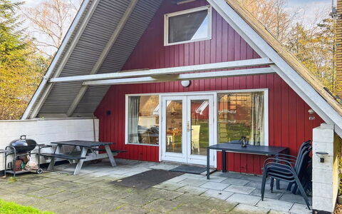 Maikel - 1Km from the Sea: Hout, Meubilair, Appartement, Kamer, Plafond, Beits, Stoel, Hardwood, Vernis, Timmerhout