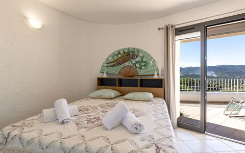Villa Sallena: Meubilair, Interieur Ontwerp, Plafond, Verdieping, Slaapkamer, Kamer, Flooring, Appartement, Bed, Linens