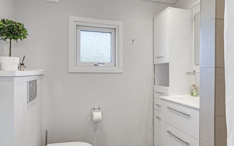 Adrienne - 490M from the Sea: Loodgieterswerkinrichting, Badkamer, Flooring, Muur, Interieur Ontwerp, Verdieping, Wastafel, Wastafel In De Badkamer, Badkamerkast, Toilet