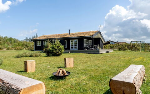 Ljupco - 950M from the Sea: Bergachtig Landvormen, Berg, Heuvel, Bergketen, Heuvel Station, Menselijke Nederzetting, Stedelijk Ontwerp, Alpen, Vallei, Top
