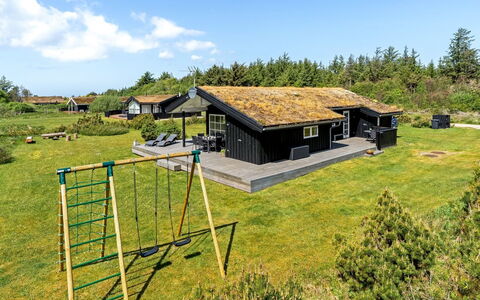 Ljupco - 950M from the Sea: Bergachtig Landvormen, Berg, Heuvel, Bergketen, Heuvel Station, Menselijke Nederzetting, Stedelijk Ontwerp, Alpen, Vallei, Top