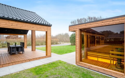 Grimar - 400M to the Fjord: Hout, Huis, Veranda, Dek, Hardwood, Dak, Beits, Houten Vloer, Eco Hotel
