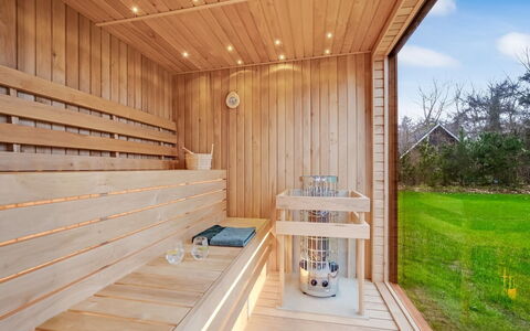 Grimar - 400M to the Fjord: Hout, Huis, Veranda, Dek, Hardwood, Dak, Beits, Houten Vloer, Eco Hotel