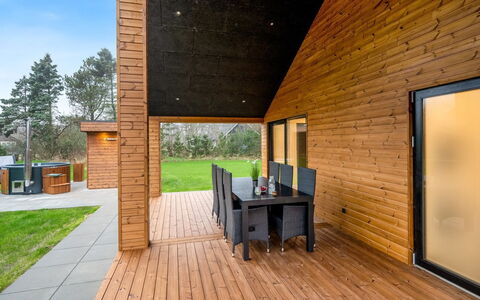 Grimar - 400M to the Fjord: Hout, Huis, Veranda, Dek, Hardwood, Dak, Beits, Houten Vloer, Eco Hotel