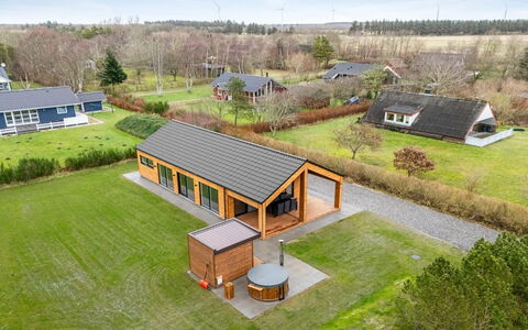 Grimar - 400M to the Fjord: Hout, Huis, Veranda, Dek, Hardwood, Dak, Beits, Houten Vloer, Eco Hotel
