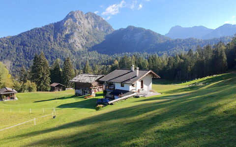 Baita Mountain View Pale San Martino: Bergachtig Landvormen, Boom, Berg, Heuvel, Bergketen, Huis, Hoogland, Heuvel Station, Verblijf, Vallei