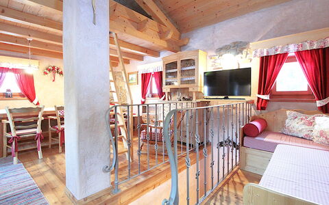 Baita Mountain View Pale San Martino: Meubilair, Tafel, Hout, Interieur Ontwerp, Stoel, Verlichting, Fotolijst, Gebouw, Woonkamer, Verdieping