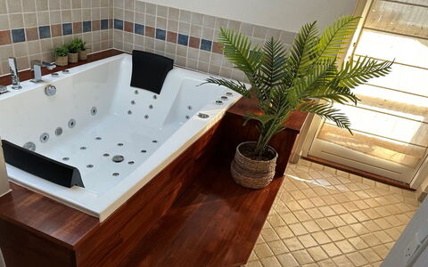 Wyanet - 600M from the Sea: Appartement, Condominium, Landgoed, Balkon, Villa, Hotel