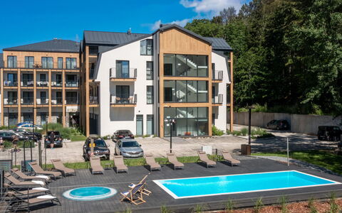 Ostoja Parku Narodowego: Siding, Huis, Dak, Huis, Woongebied, Verblijf, Werf, Schaduw, Backyard, Gazon