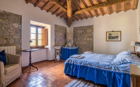 La Palazzina, Ville Di Corsano, Home And Pool: Muur, Meubilair, Linens, Huis, Slaapkamer, Bed Frame, Stenen Muur, Bed, Stoel, Bedding