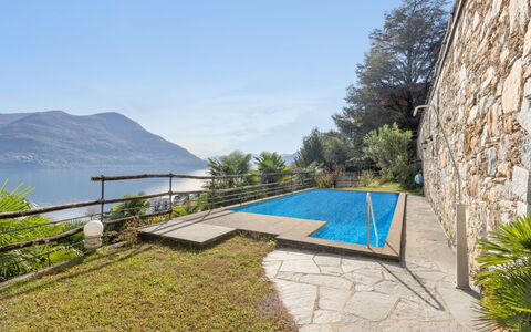 Brissago 130: Water, Eigendom, Fabriek, Gebouw, Azure, Lucht, Venster, Zwembad, Stedelijk Ontwerp, Vrije Tijd