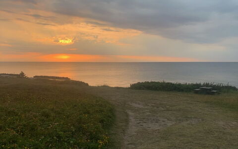 Torbjörn - 100M from the Sea: Lucht, Horizon, Wolk, Natuur, Zon, Zonsondergang, Natuurlijk Landschap, Zonsopkomst, Schemer