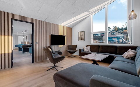 Hana - 800M from the Sea: Interieur Ontwerp, Flooring, Hout, Plafond, Verdieping, Bankstel, Meubilair, Woonkamer, Houten Vloer, Huis