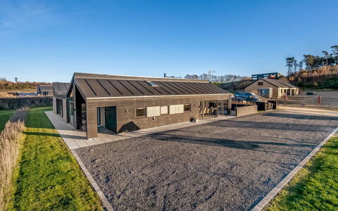Hana - 1.8Km from the Sea: Landgoed, Schaduw, Oprit, Boerderij