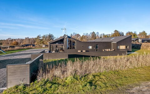 Hana - 1.8Km from the Sea: Landgoed, Schaduw, Oprit, Boerderij