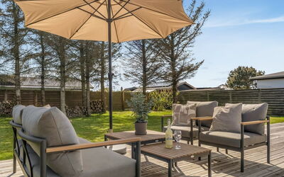 Hellena - 600M from the Sea