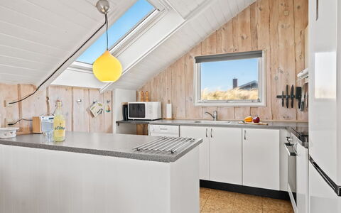 Mimi - 120M from the Sea: Keuken, Hout, Plafond, Interieur Ontwerp, Countertop, Flooring, Huis, Lichte Inrichting, Verdieping, Meubilair