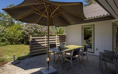 Gjorgjija - 50M from the Sea: Buitenmeubels, Meubilair, Buitentafel, Stoel, Schaduw, Keuken En Eettafel, Tuin, Hardwood, Dek, Patio