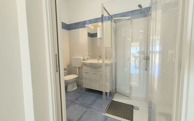 La Torre 1.2: Flooring, Verdieping, Interieur Ontwerp, Kamer, Deur, Plafond, Loodgieterswerkinrichting, Loodgieter, Appartement