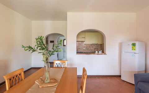 Apartments In Country Village Near Stintino: Interieur Ontwerp, Flooring, Verdieping, Plafond, Meubilair, Keuken En Eettafel, Kamer, Beits, Appartement, Eetkamer