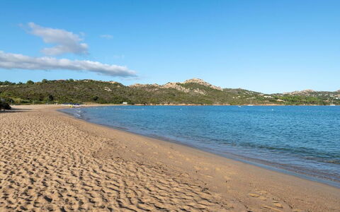 Casa D'orso Green Village Sardegna: Water, Wolk, Lucht, Watervoorraden, Azure, Strand, Boom, Natuurlijk Landschap, Kust En Oceanic Landvormen, Bank
