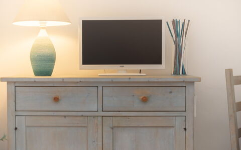 Casa D'orso Green Village Sardegna: Cabinetry, Eigendom, Gebouw, Hout, Lade, Interieur Ontwerp, Verlichting, Tafel, Countertop