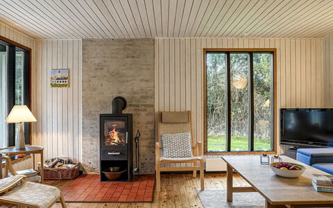 Star - 600M from the Sea: Flooring, Hout, Meubilair, Interieur Ontwerp, Verdieping, Houten Vloer, Plafond, Kamer, Woonkamer, Hardwood