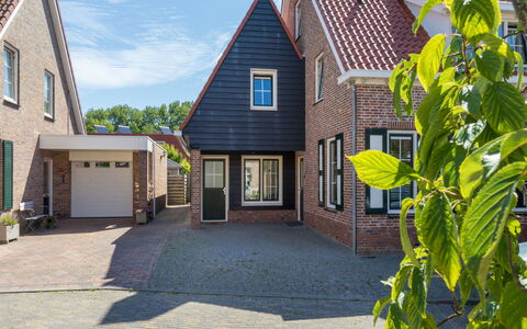 Domburgse Oase: Woongebied, Huis, Huis, Buurt, Dak, Menselijke Nederzetting, Voorstad, Deur, Verblijf, Oprit