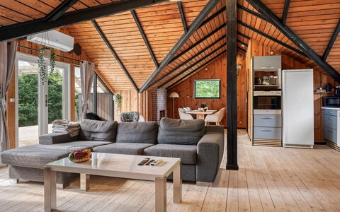 Jantje - 500M to the Fjord: Hout, Verblijf, Huis, Hardwood, Plafond, Veranda, Blokhut, Deur, Straal, Houten Vloer