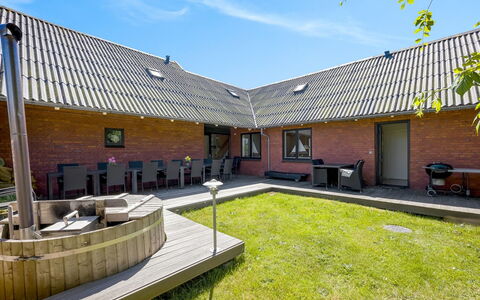 Solvey - 400M from the Sea: Meubilair, Interieur Ontwerp, Flooring, Verdieping, Plafond, Kamer, Stoel, Tafel, Appartement, Keuken En Eettafel