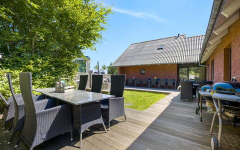 Solvey - 400M from the Sea: Meubilair, Interieur Ontwerp, Flooring, Verdieping, Plafond, Kamer, Stoel, Tafel, Appartement, Keuken En Eettafel