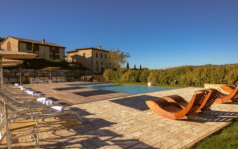 Il Borgo, Borgo Campassini, Monteriggioni: Huis, Zwembad, Buitenmeubels, Toevlucht, Landgoed, Villa, Boerderij, Ligstoel, Eco Hotel, Hacienda