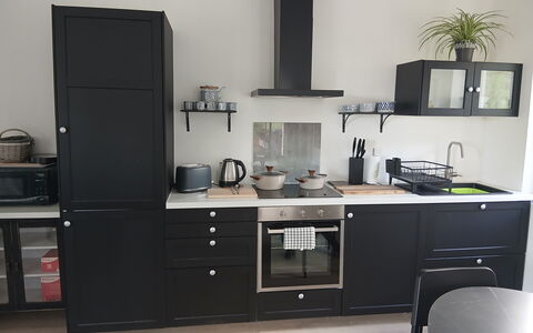 Villa dei Sogni: Toestel Van De Keuken, Keuken, Cabinetry, Countertop, Major Appliance, Flooring, Interieur Ontwerp, Meubilair, Huishoudapparatuur, Fornuis