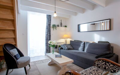 La Bernerie-En Retz 450: Meubilair, Interieur Ontwerp, Bankstel, Flooring, Muur, Verdieping, Hout, Kamer, Woonkamer, Plafond