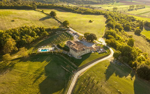 La Piazzetta, Borgo Campassini, Monteriggioni: Landgoed, Zwembad, Landschap, Plain, Land Lot, Herenhuis, Vrije Tijd, Recreatie, Hacienda, Villa