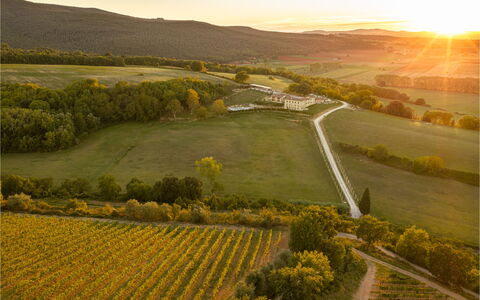 La Piazzetta, Borgo Campassini, Monteriggioni: Landschap, Natuurlijk Landschap, Plain, Hoogland, Grasland, Ecoregio, Land Lot, Plantage, Landelijk Gebied, Veld