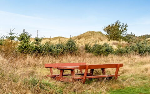 Djuna - 550M from the Sea: Hout, Huis, Veranda, Dek, Hardwood, Dak, Beits, Houten Vloer, Eco Hotel