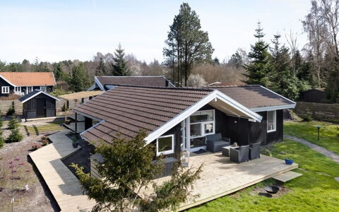 Sissie - 400M from the Sea: Landgoed, Schaduw, Oprit, Boerderij