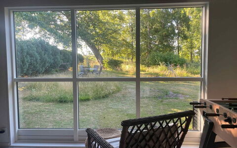 Floora - 20M from the Sea: Glas, Daylighting, Schaduw, Woody Plant, Stoel, Venster Behandeling, Eco Hotel, Keuken En Eettafel, Garden Gebouwen