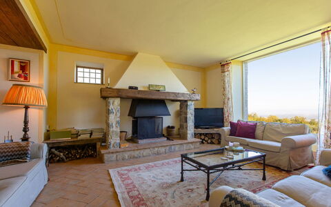 Villa la Felce: Meubilair, Interieur Ontwerp, Hout, Plafond, Flooring, Verdieping, Kamer, Stoel, Woonkamer, Bankstel