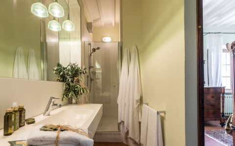 Villa Cerreta: Muur, Interieur Ontwerp, Flooring, Verdieping, Plafond, Verlichting, Huis, Lichte Inrichting, Kamer, Badkamer
