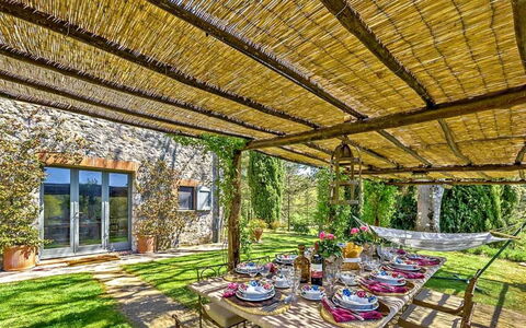 Villa Aiola: Toevlucht, Schaduw, Eco Hotel, Tuin, Backyard, Landscaping, Stoel, Natuurlijk Materiaal, Werf, Boerderij