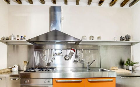 Mulino della Frateria: Keuken, Toestel Van De Keuken, Countertop, Major Appliance, Fornuis, Huishoudapparatuur, Interieur Ontwerp, Fornuis, Flooring