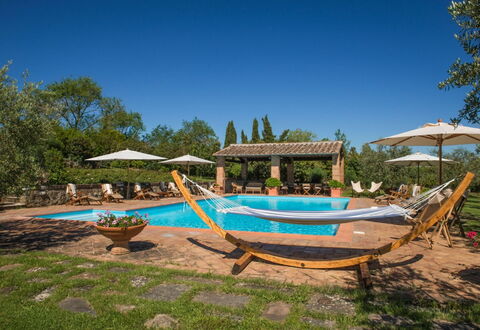 Villa Giuncheto: Toevlucht, Zwembad, Schaduw, Buitenmeubels, Landgoed, Eco Hotel, Hacienda, Ligstoel, Landscaping, Tuin