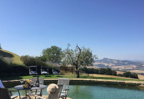 Case Belle: Zwembad, Landschap, Landscaping, Waterpartij, Gazon, Vijver, Eco Hotel, Toevlucht, Buitenmeubels, Villa