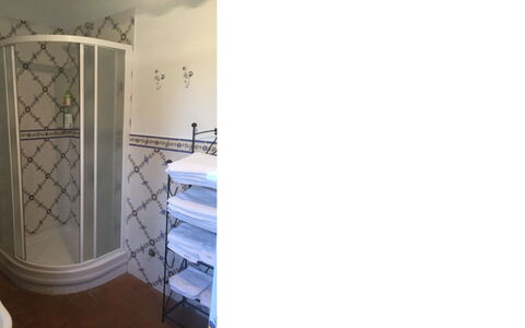 Vallocchie: Interieur Ontwerp, Verdieping, Glas, Kamer, Metaal, Home Deur, Tegel, Badkamer, Loodgieterswerkinrichting, Loodgieter