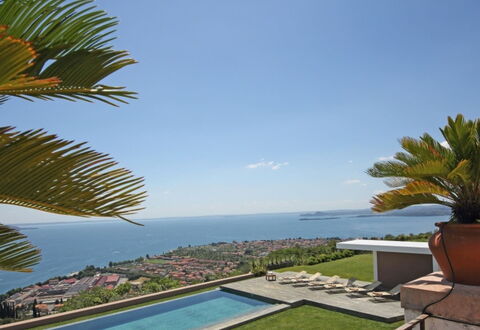 Villa Garda: Zee, Kust En Oceanic Landvormen, Woongebied, Kust, Oceaan, Toevlucht, Landgoed, Eco Hotel, Badplaats, Zwembad