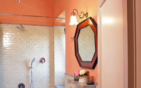 Bagnoletto: Muur, Interieur Ontwerp, Loodgieterswerkinrichting, Badkamer, Oranje, Plafond, Loodgieter, Kraan, Verlichting, Lichte Inrichting